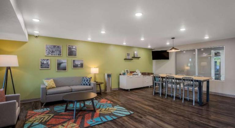 WoodSpring Suites Milwaukee - Menomonee Falls — photo 3