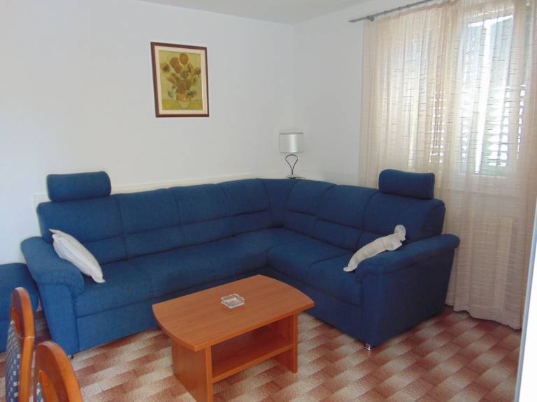 Holiday apartment with terrace | Garden view — photo 3