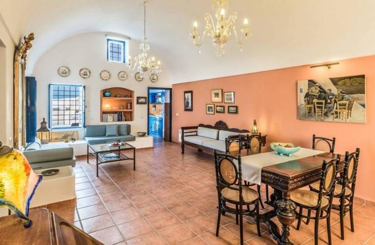 Fully equipped villa with pool, yard & grill | Pet-friendly — photo 5