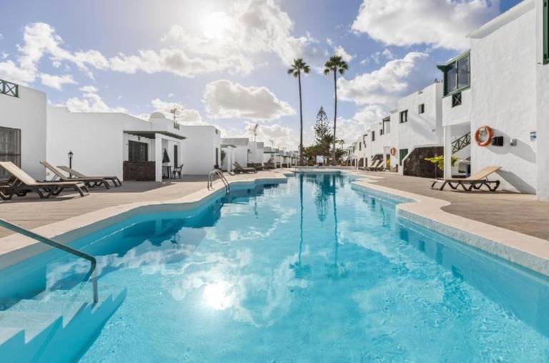 Vacation home with pool, fast internet & patio | Good for workation | Pet-friendly in Tías