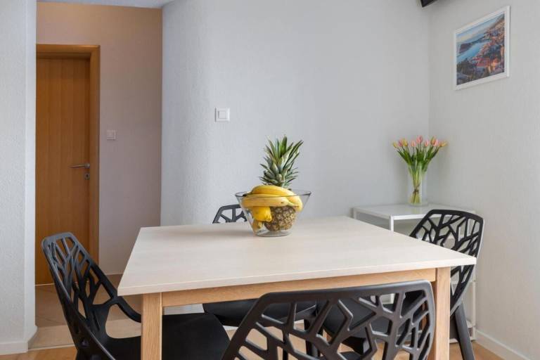 Beautiful rental apartment with patio | Garden view | Next to the beach | Dogs allowed — photo 4