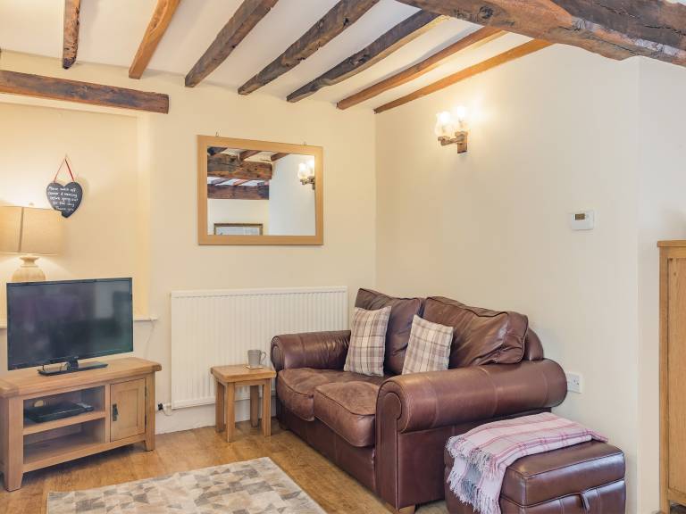 Children-friendly cottage with hot tub | River view | Pets allowed — photo 4