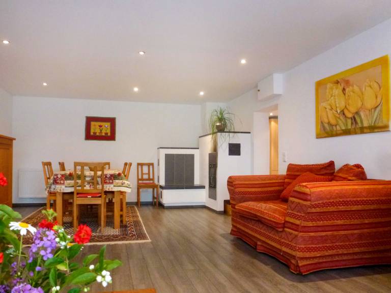 Vacation home with barbeque, yard & terrace — photo 2