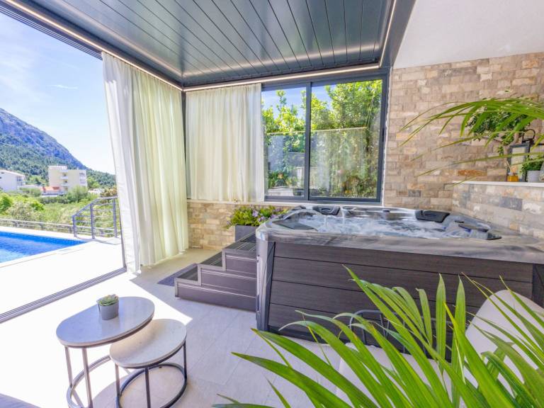 House with yard, hot tub & private pool | Nature view — photo 4