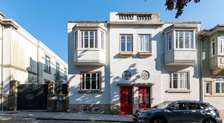 Fully equipped ample house with barbecue, yard & terrace | Perfect for remote work | Dogs allowed in Porto