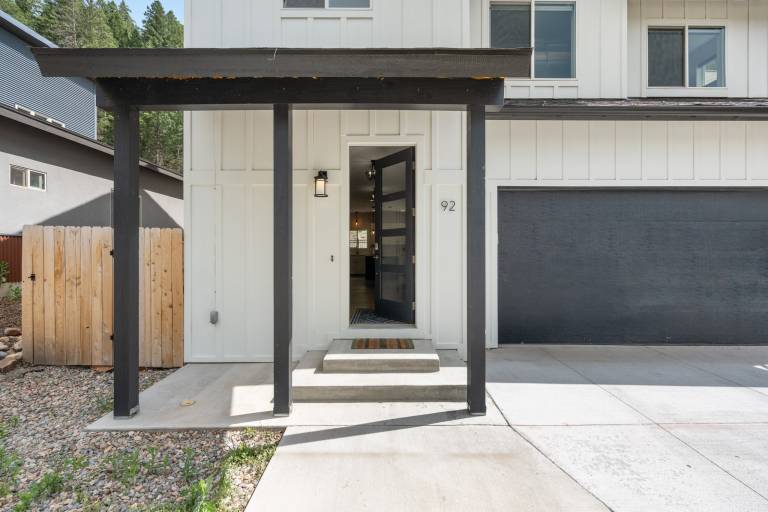 House with hot tub | Mountain view — photo 2