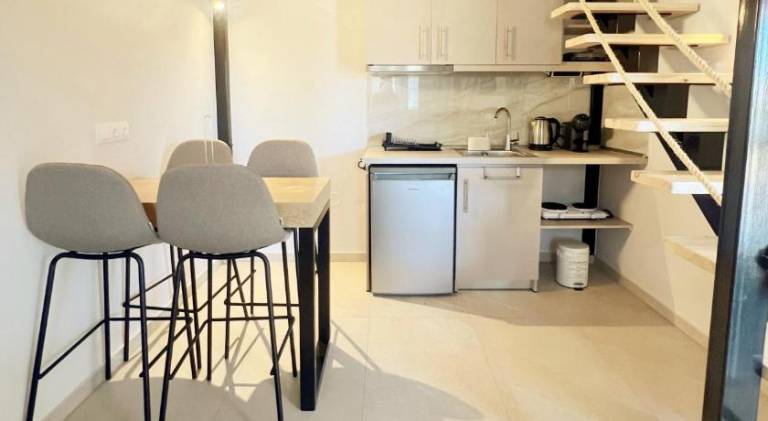 Nice serviced apartment with BBQ, patio & yard | Beach nearby | Suitable for remote work | Pets are welcome — photo 5
