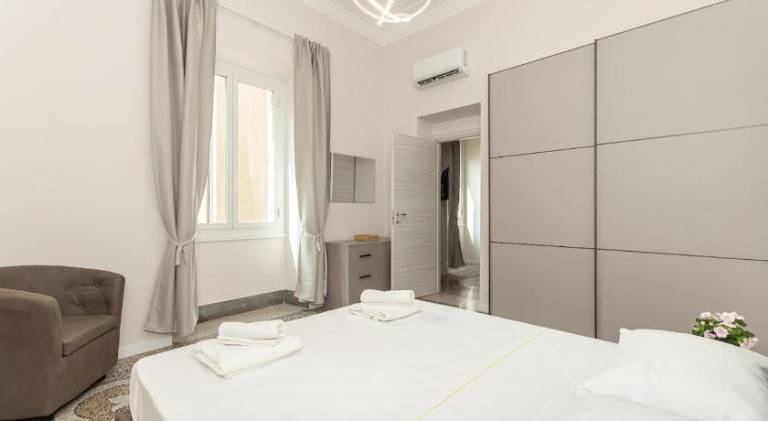Rental apartment | Next to Piazza De Ferrari — photo 2