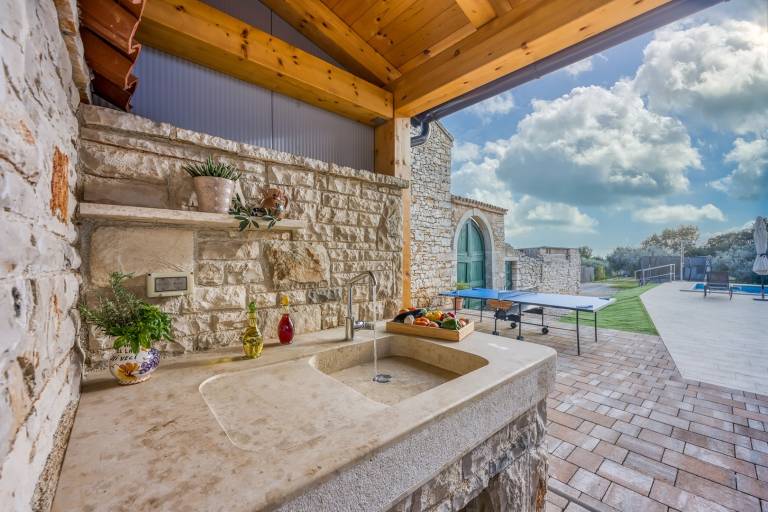 Villa with BBQ, private pool & patio — photo 2