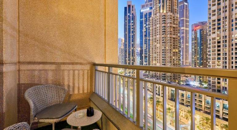 Apartment with hot tub & private pool | Close to Burj Khalifa | Good for workation — photo 5