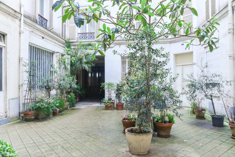 Nice Studio Near Eiffel Tower