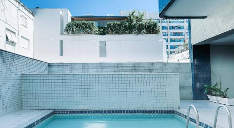 Spacious apartment with pool | Near Fort Copacabana | Beach nearby | Pets are welcome — photo 2
