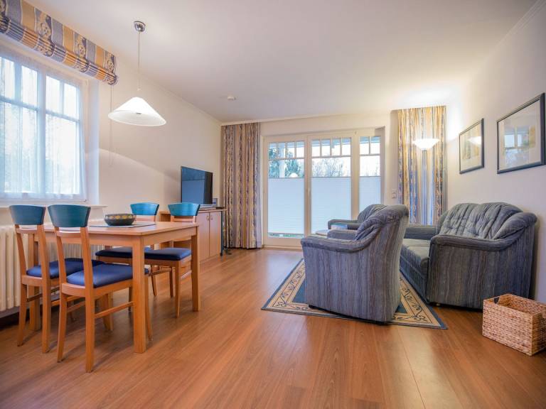 Komfort Ferienwohnung mit 1 Schlafzimmer und Terrasse im Erdgeschoss in Binz