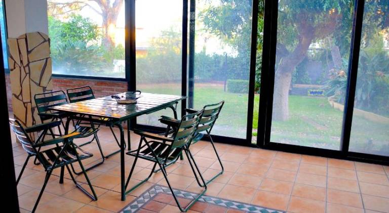 House with grill, patio & yard — photo 5