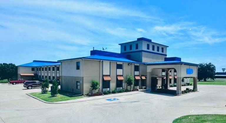 Baymont by Wyndham Ardmore I-35 — photo 4