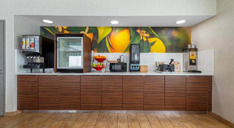 Comfort Inn & Suites Mt. Laurel-Philadelphia — photo 3