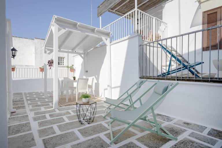 Holiday apartment with patio — photo 3