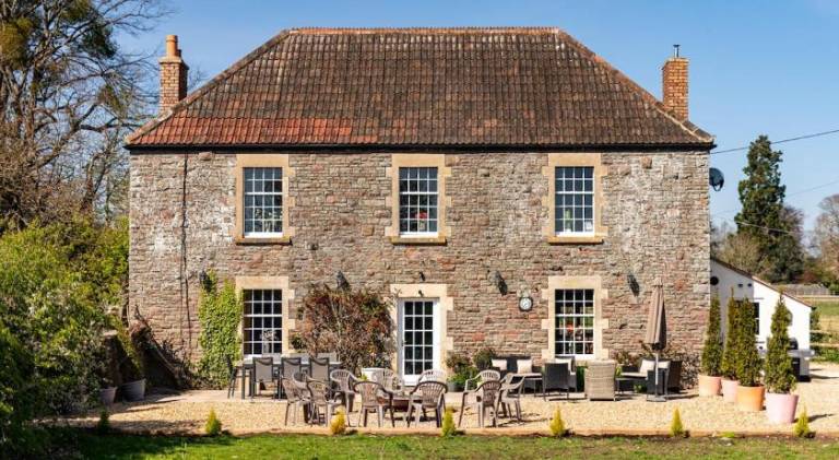House with pool in Bath