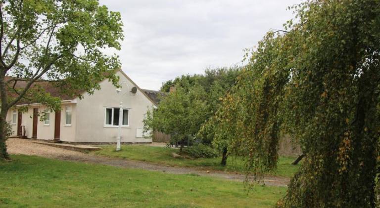 The Stables B&B @ Pear Tree Cottage in Aylesbury
