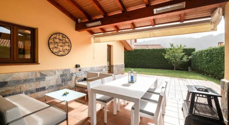 Chalet with yard, terrace & barbecue — photo 5