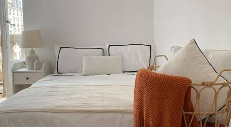 Beautiful apartment | Next to Lyon Cathedral | Pets are welcome — photo 2