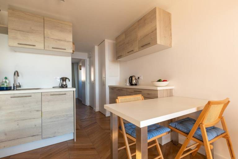 Apartment 'Vue Mer Et Jardin' with Sea View, Wi-Fi and Air Conditioning — photo 5