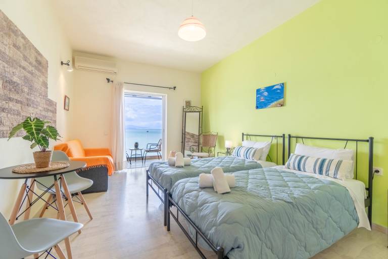 Studio Apartment 'Nikos Seaside 5' with Sea View, Wi-Fi and Air Conditioning — photo 4
