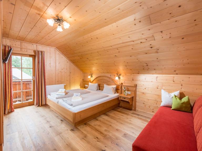 Children-friendly lovely vacation home with barbeque, jacuzzi & yard | Nature view | Pets allowed — photo 4