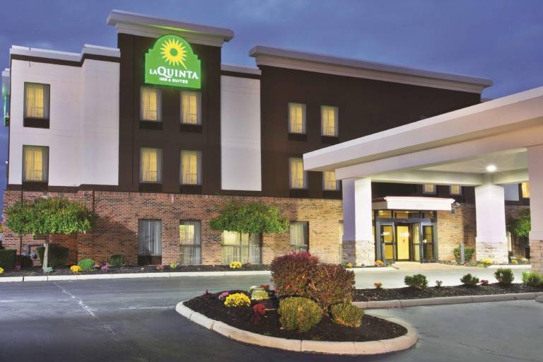 La Quinta Inn & Suites by Wyndham Columbus - Grove City in Grove City, OH