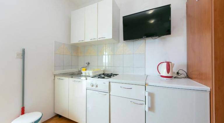 Beautiful rental apartment with patio, garden & BBQ | Dogs allowed — photo 2