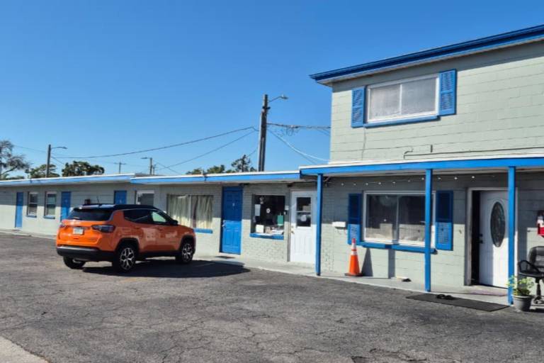 Base Motel By OYO South Tampa — photo 3