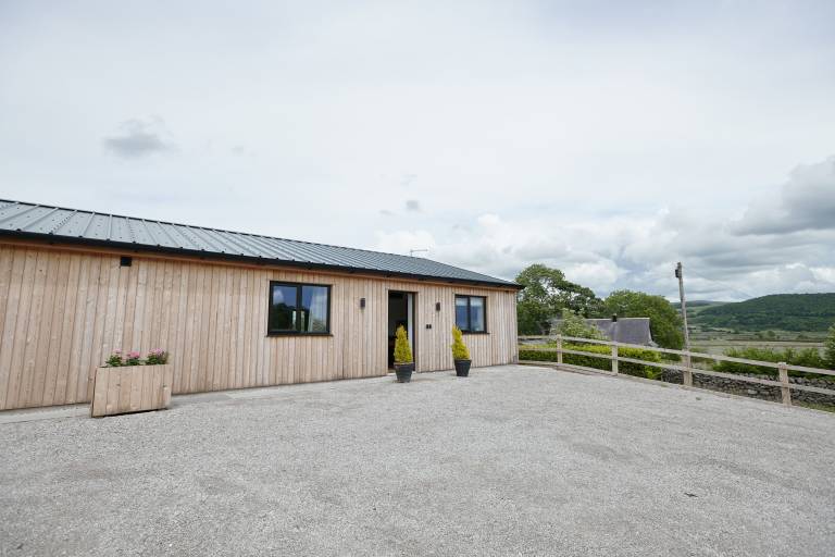 Cottage Settle
