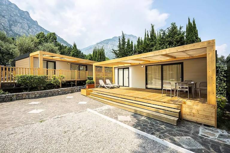 Mobilheim mit Hund in Limone Sul Garda für max. 5 Personen Mobilheim mit Hund in Limone Sul Garda für max. 5 Personen