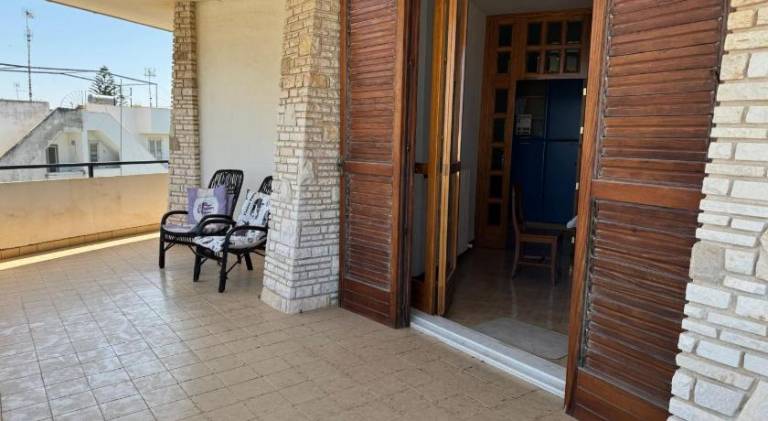 Vacation home with patio & yard — photo 5