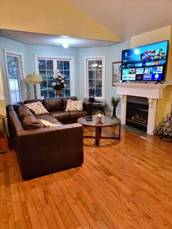 Farmhouse Port Perry