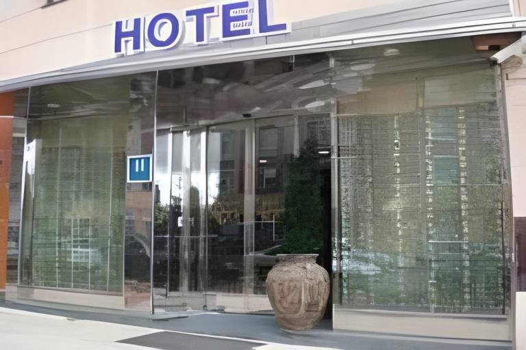 Hotel Confort BRASEROS in Burgos