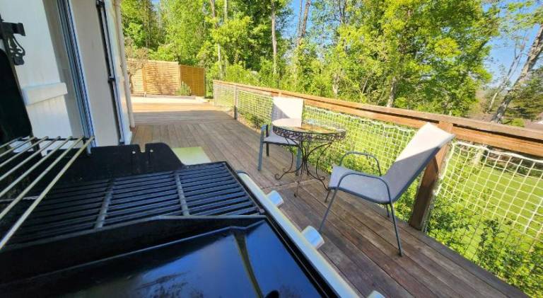 House with hot tub, patio & garden — photo 4