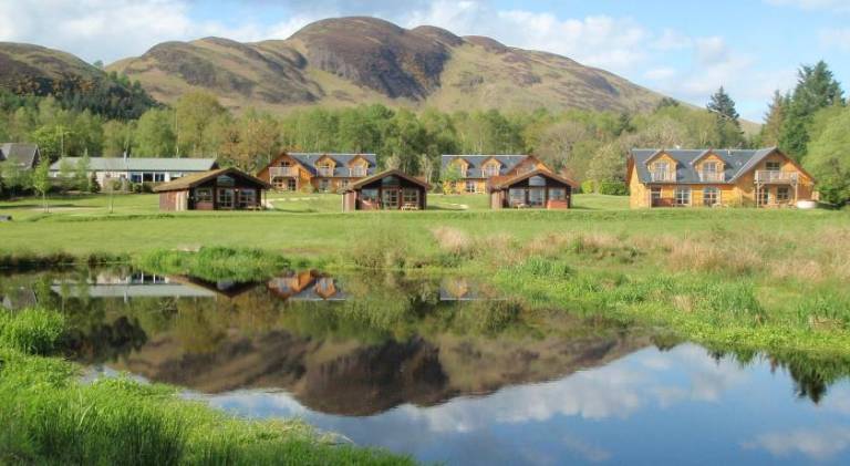 1000 m&sup2; Lodge