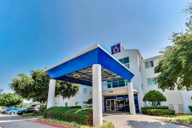 Motel 6 Lewisville, TX - Dallas in Lewisville, TX