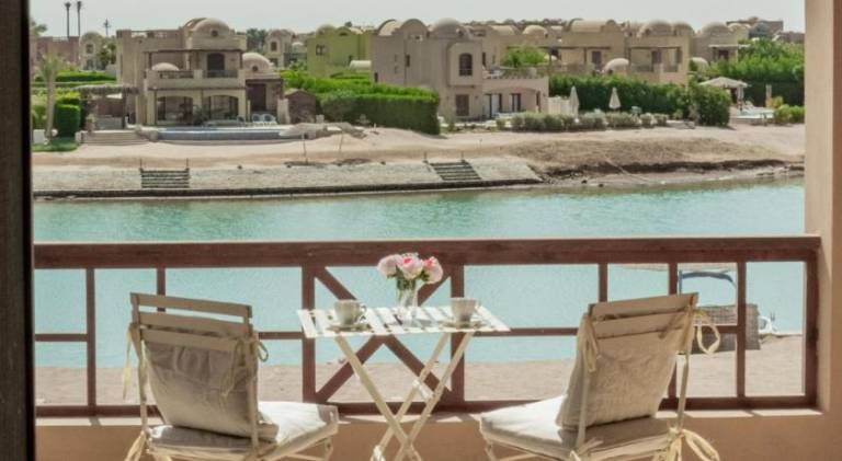 Apartment with terrace & pool in Hurghada