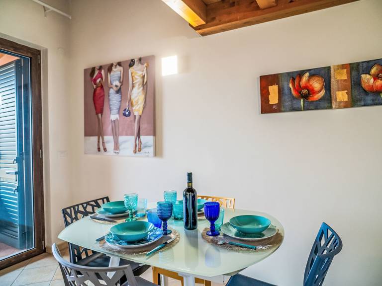 Fully equipped apartment with yard & pool | Sea view | Pet-friendly — photo 4