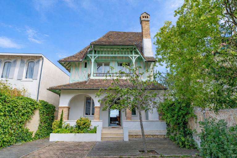 Family-oriented villa with yard & terrace | Beach view | Beach nearby | Pets allowed — photo 5