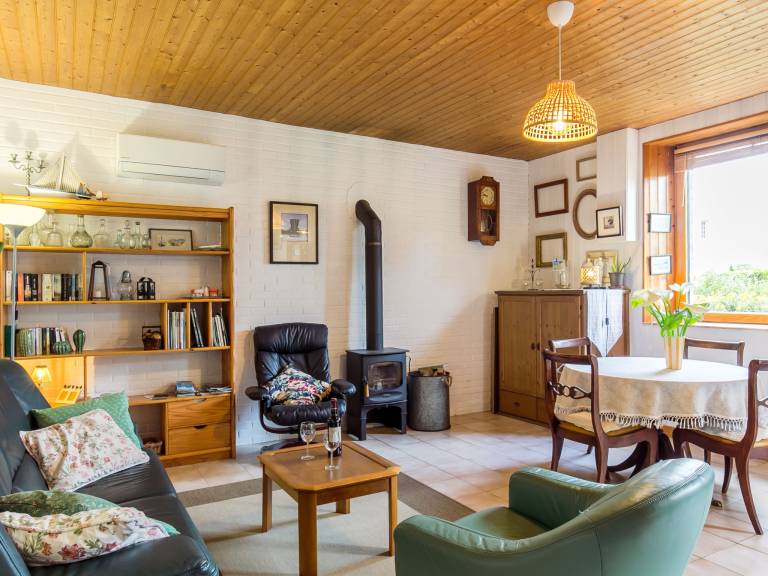 Fully equipped house with yard, terrace & BBQ | Pets allowed — photo 4