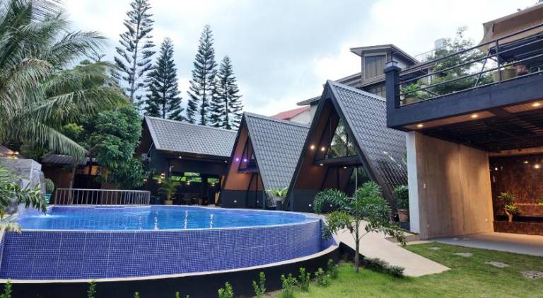 Villa with pool in Tagaytay