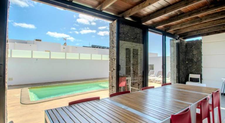 Villa with grill, patio & private pool — photo 5