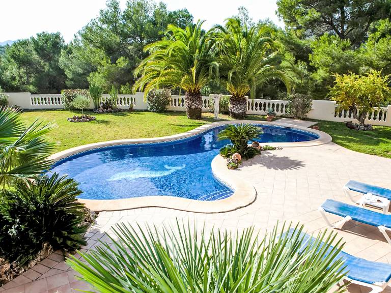 Fully equipped vacation home with terrace, private pool & grill | Pet-friendly — photo 5
