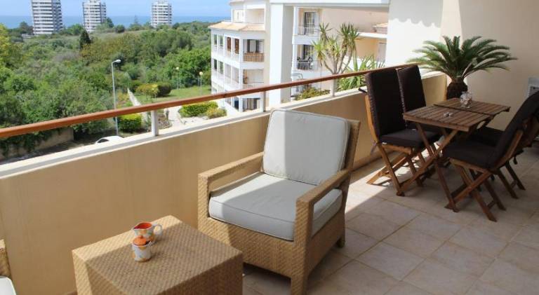 Holiday apartment with terrace & grill — photo 4
