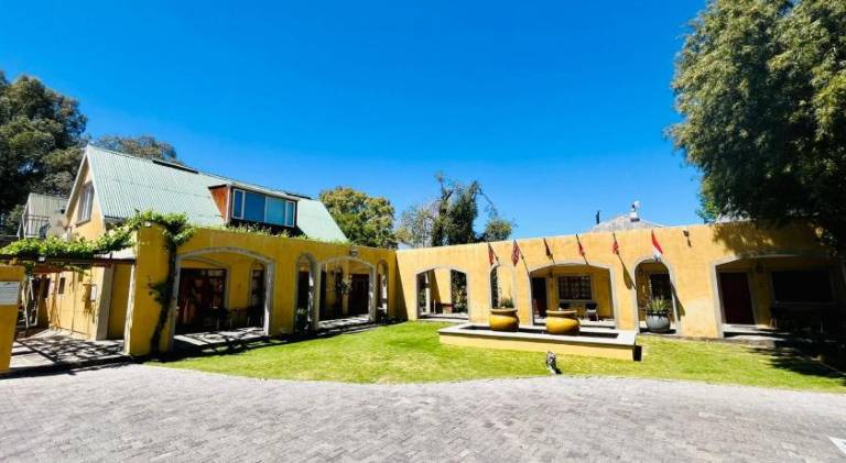 17 on Bird Guest House in Beaufort West