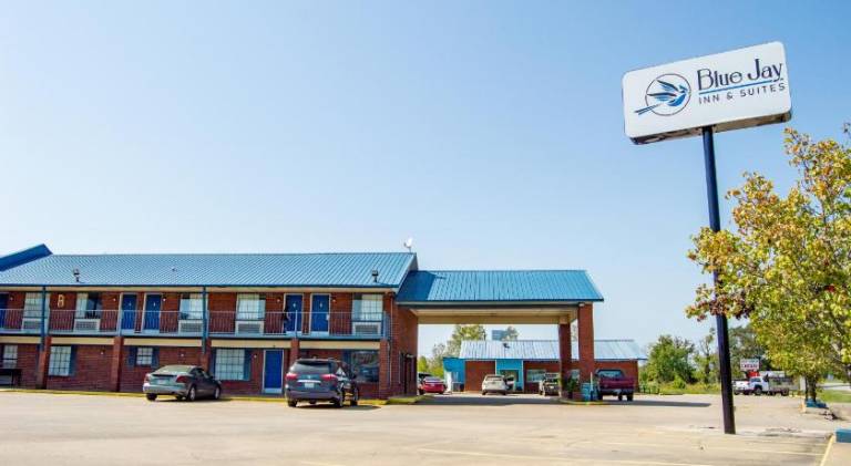 Blue Jay Inn & Suites in Sallisaw, OK