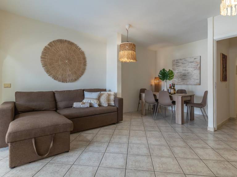 Holiday apartment with grill, pool & patio | Sea view — photo 5